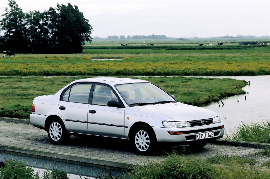  Toyota Corolla Sedan 1992 года  (EU) (фото 6 из 6)